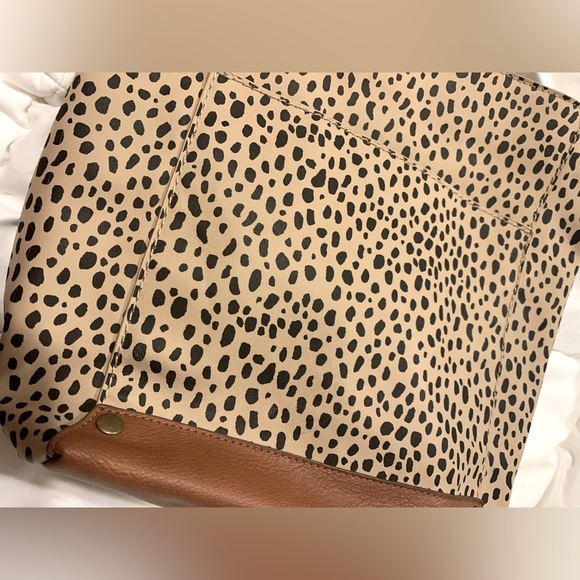 Universal Thread Leopard Print Crossbody bag - Picture 2 of 6